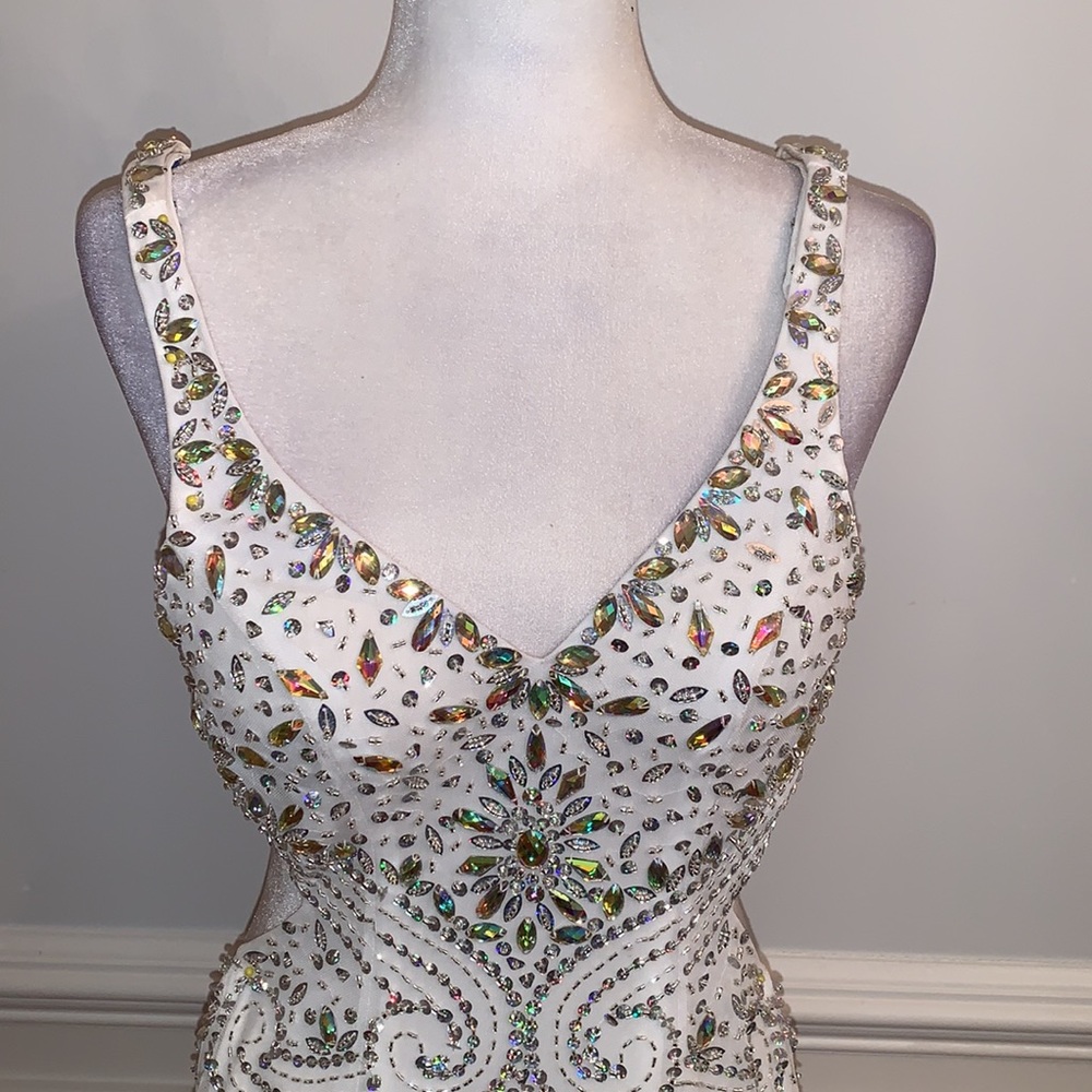 Sean Collection Rhinestone & Sequin Open Back Whi… - image 4